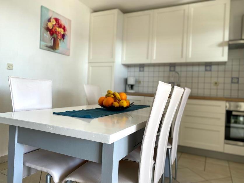 Villa Mihaela - Apartment Ika Cesarica Esterno foto