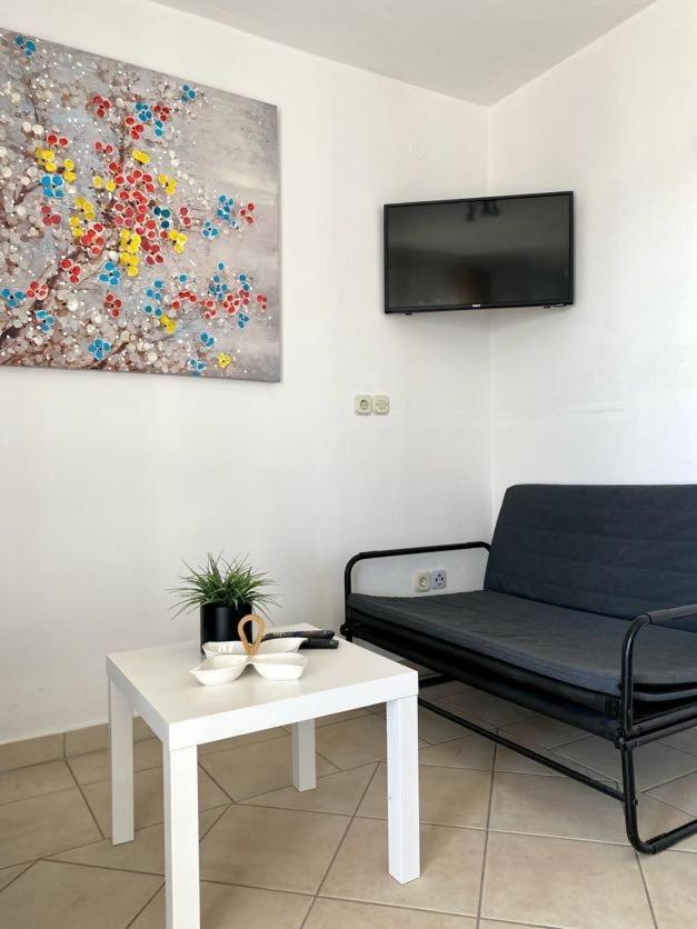 Villa Mihaela - Apartment Ika Cesarica Esterno foto